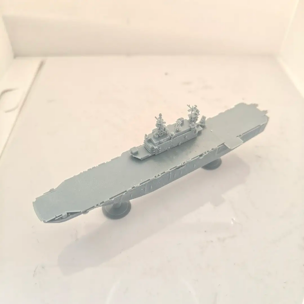 SSC159 Military Model USS LHA-1 Tarawa Class Amphibious Assault Ship Water Line