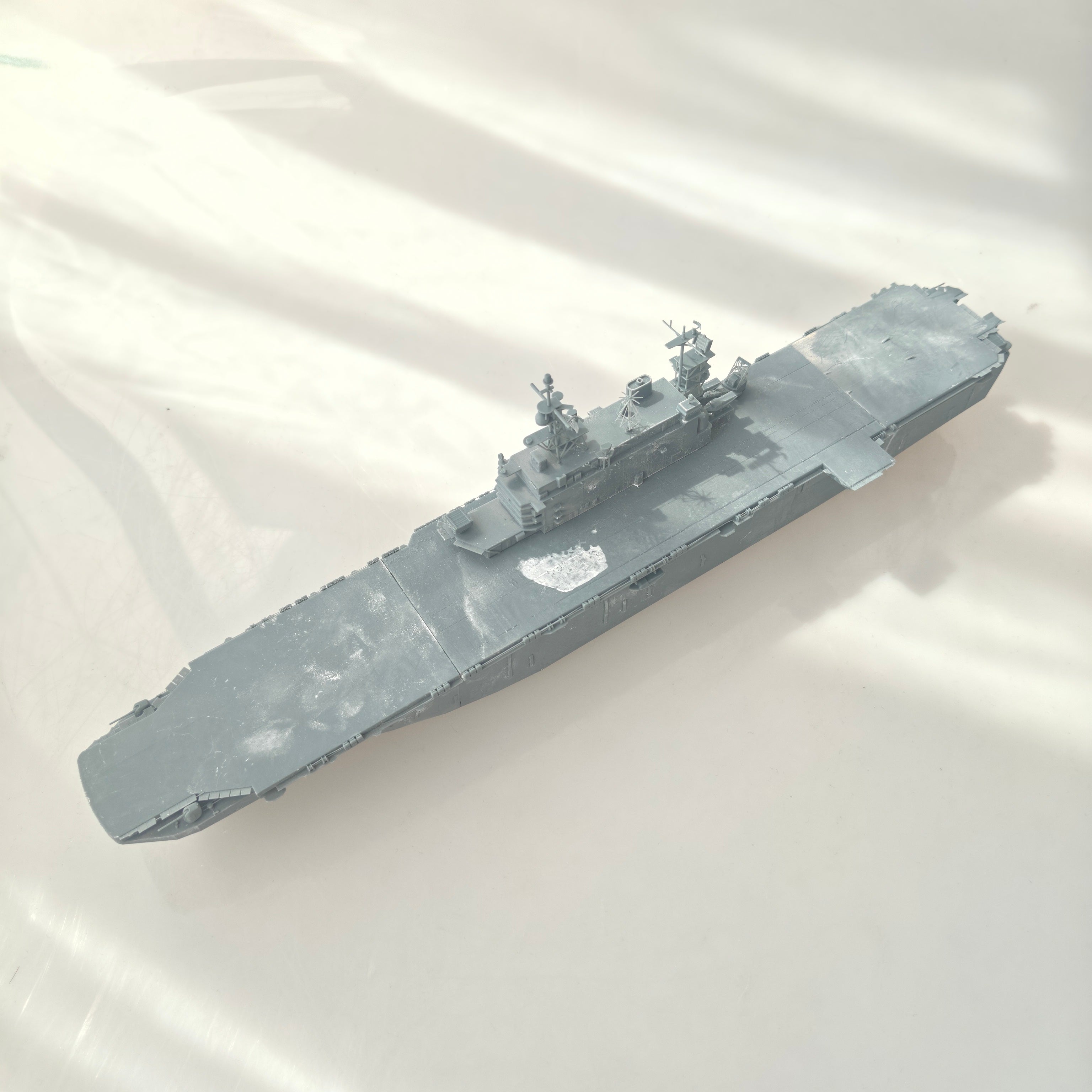 SSC159 Military Model USS LHA-1 Tarawa Class Amphibious Assault Ship Water Line — detail view 5