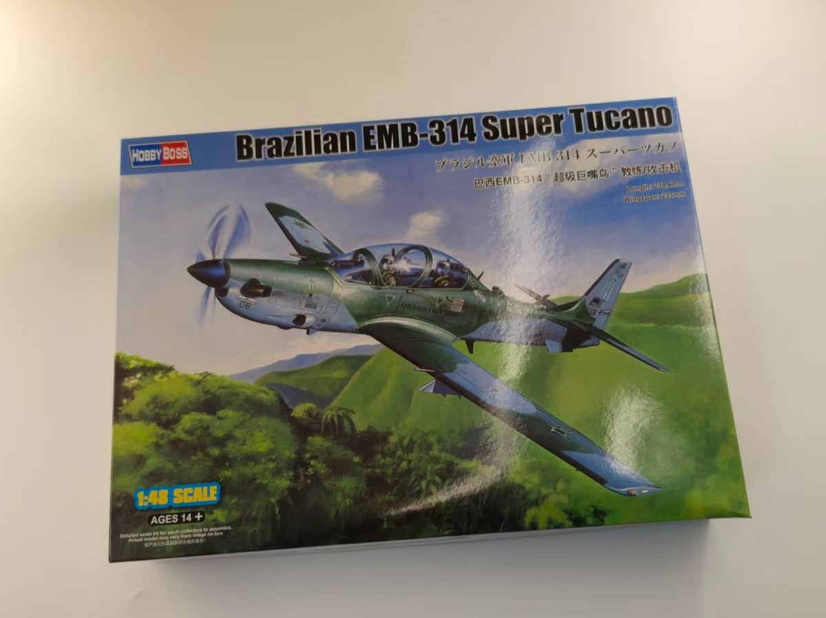 HobbyBoss 81727 Model Kit Brazilian EMB-314 Super Tucano SW (New) — detail view 3