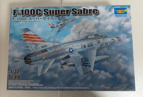 TRUMPETER 03221 1/32 F-100C Super Sabre Model Kit
