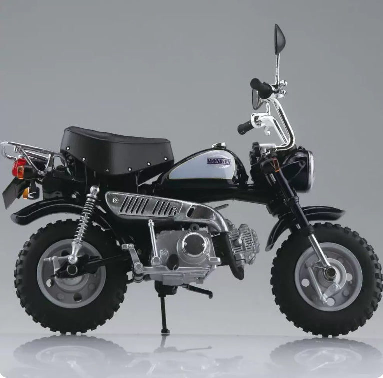 Aoshima AO-11168 1/12 Scale 11168-3700 - Honda Monkey Motorcycle - Black/White — scale model kit