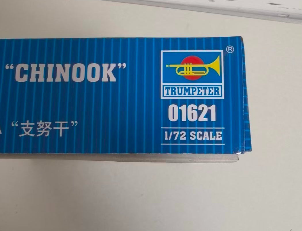 Trumpeter 01621 1/72 CH-47A Chinook medium-lift helicopter Secondary image