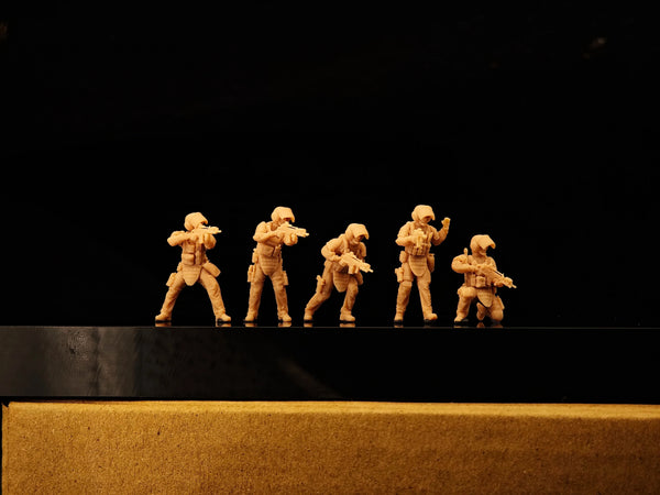 5 members of the German GSG9 special forces LSSNO250 1/35/48/64/72/87/100/144