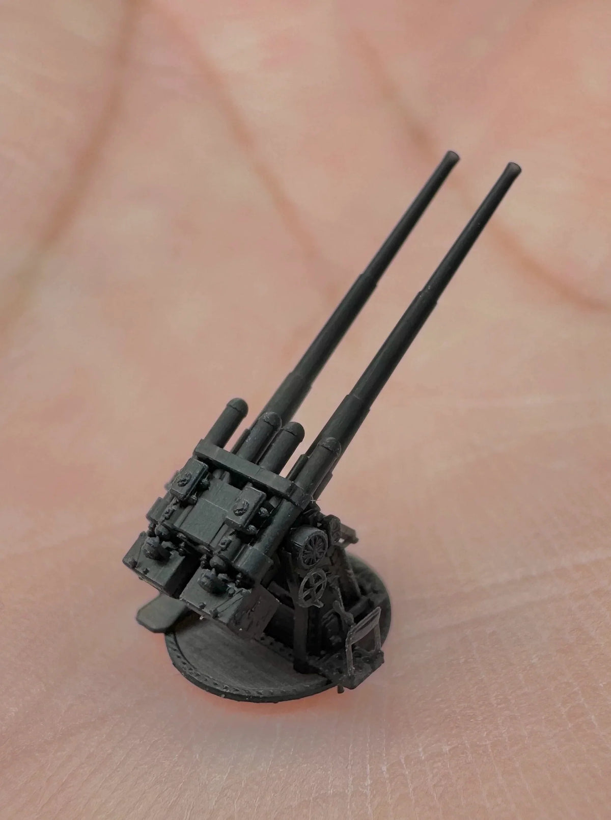 SSMODEL R350054  1/350Proportions Eat orange 120 mm twin anti-aircraft guns — detail view 5