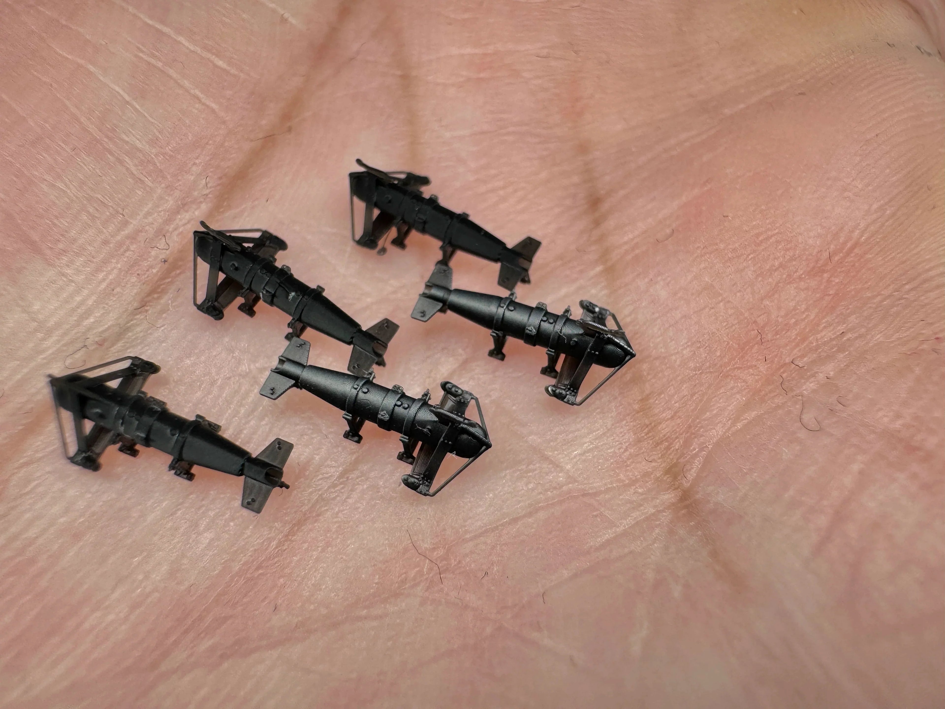 SSMODEL R350066  1/350 scale broken leiwei for sheep hunting ships — detail view 6