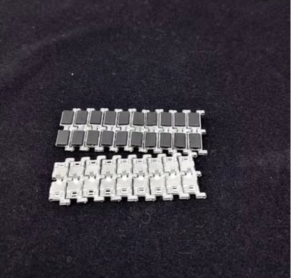 SSMODEL  1/35   SX35006 Leopard 2A5/A6 Track Model Available with Border BT-002 Main image