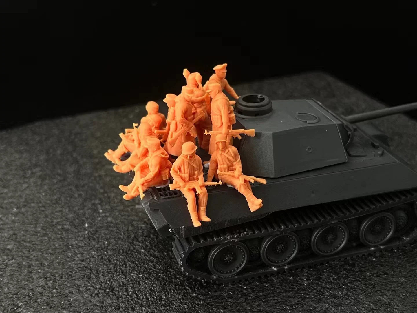 WWII Army Group D tank platoon of 12 members – customizable with various proportions LSSNo37 1/35/48/64/72/87/100/144 — detail view 2