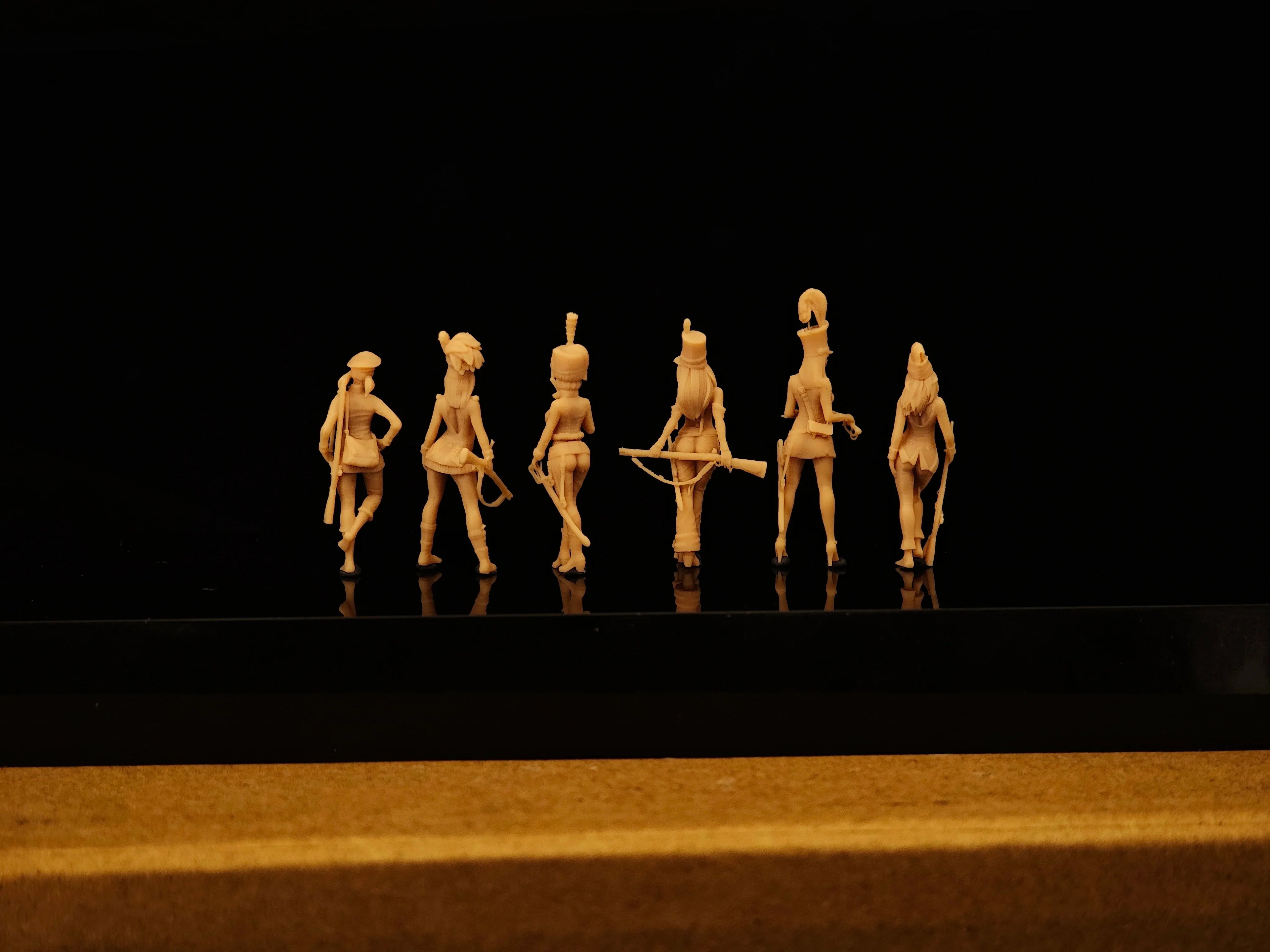 Six female soldiers from the Napoleonic era, white model NO.277 1/35/48/64/72/87/100/144 — detail view 3