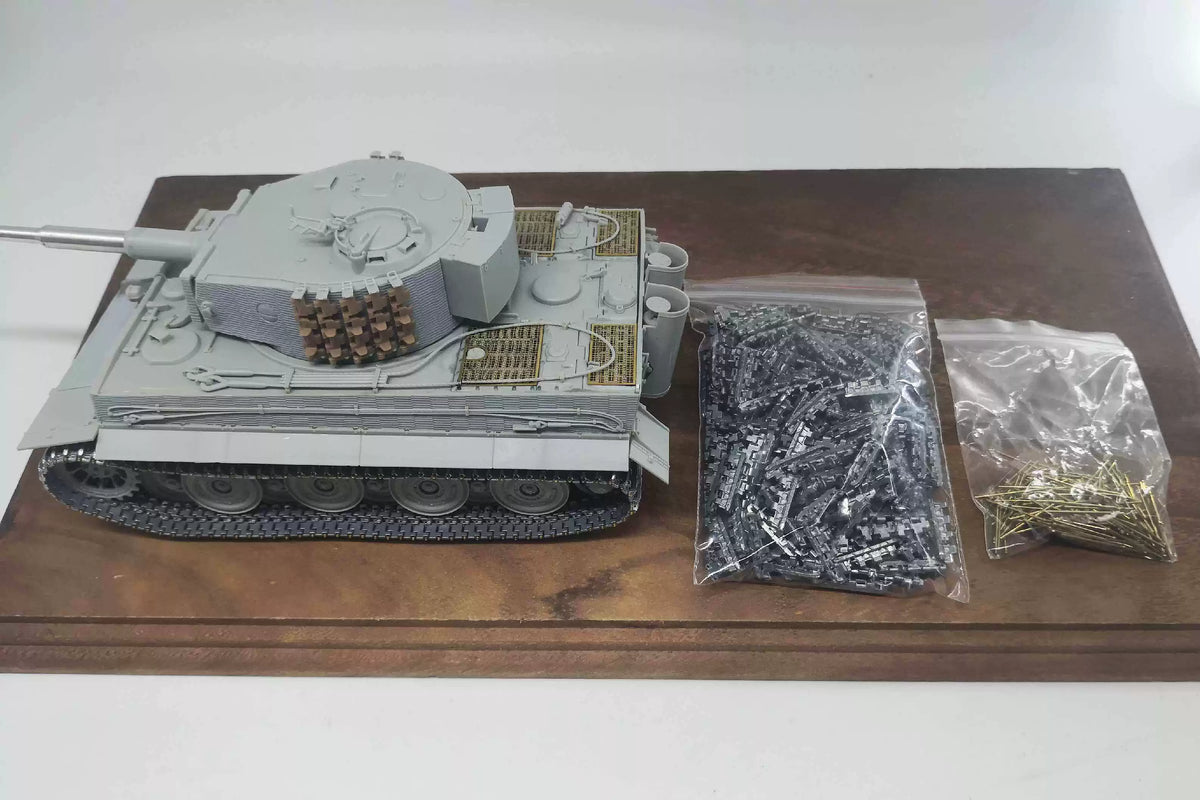SSMODEL    SX35023 Tiger Tank Mid-Late Stage Environmentally Friendly Zinc Alloy Metal Track with Pins 1/35 Main image