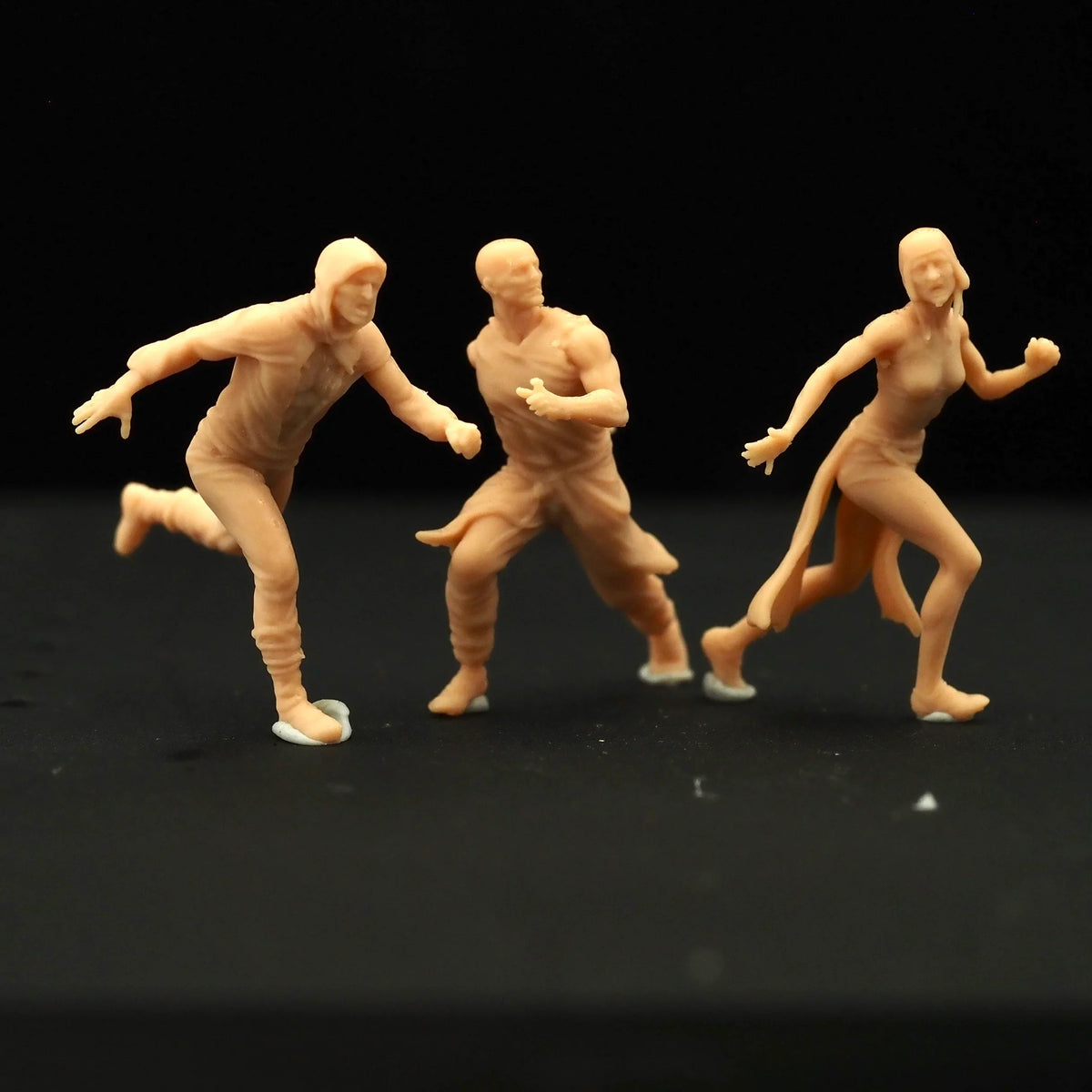 Modern civilians fleeing 5-person group LSSNO121 1/35/48/64/72/87/100/144 — detail view 2