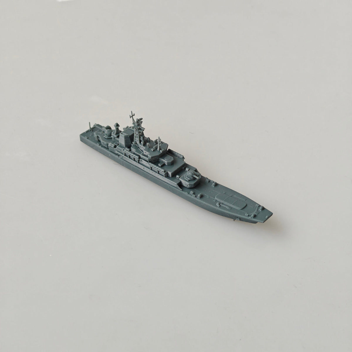MRY-SFW SSC196 Soviet SN Ropucha-class Project 775 Landing Ship Tank Water Line Resin Warship Military Ship Model Hobby Collection Unassembled Unpainted — detail view 2