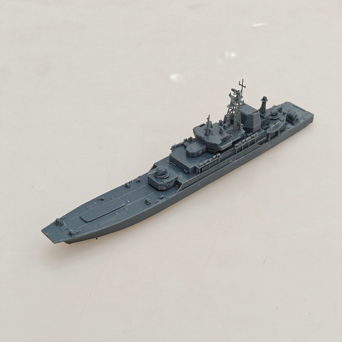 MRY-SFW SSC196 Soviet SN Ropucha-class Project 775 Landing Ship Tank Water Line Resin Warship Military Ship Model Hobby Collection Unassembled Unpainted Main image