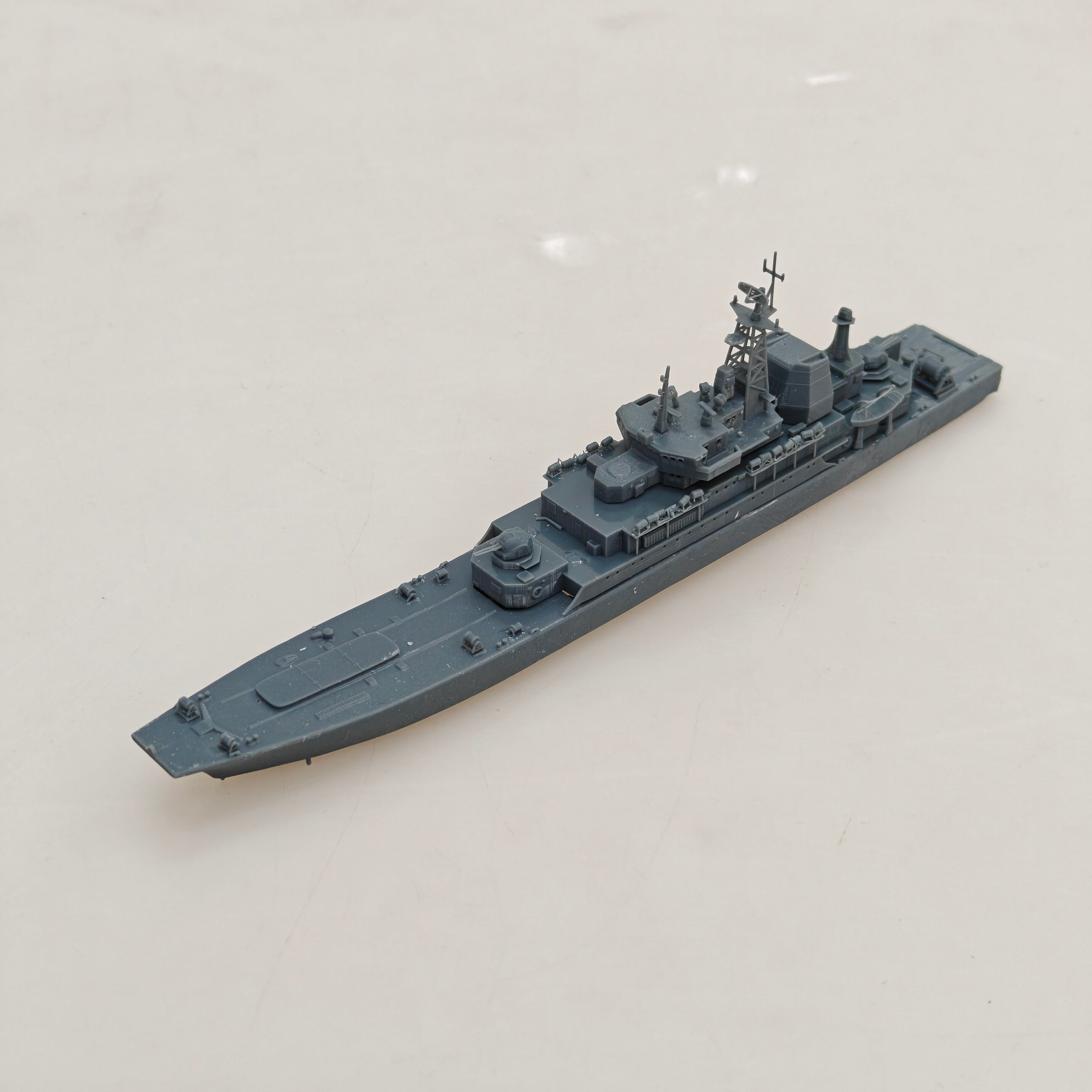 MRY-SFW SSC196 Soviet SN Ropucha-class Project 775 Landing Ship Tank Water Line Resin Warship Military Ship Model Hobby Collection Unassembled Unpainted — scale model kit