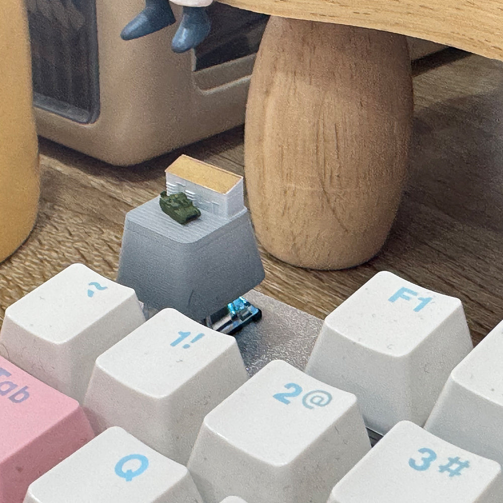 Yao's Studio YP-204I 1/-  Creative Mechanical Keyboard Keycap (Single)  Colored Version with  Unique Shop Tank Scene Keycap Secondary image