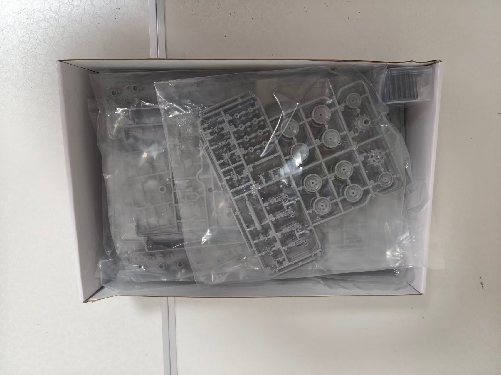 Amusing Hobby 35A066 1/35 Enhanced Main Battle Tank — detail view 5