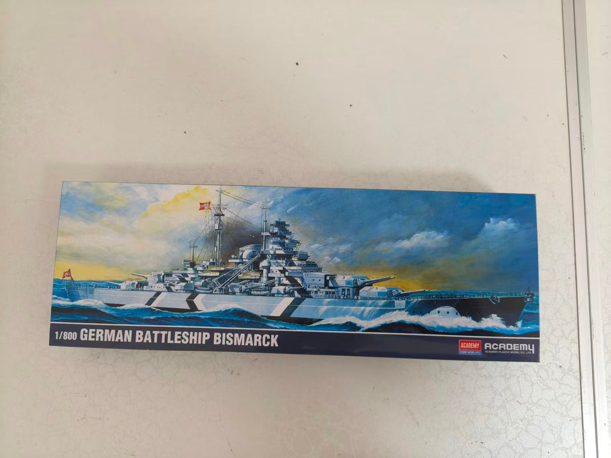 Academy Hobby 14218 1/800 German Battleship Bismarck Model Kits — detail view 2