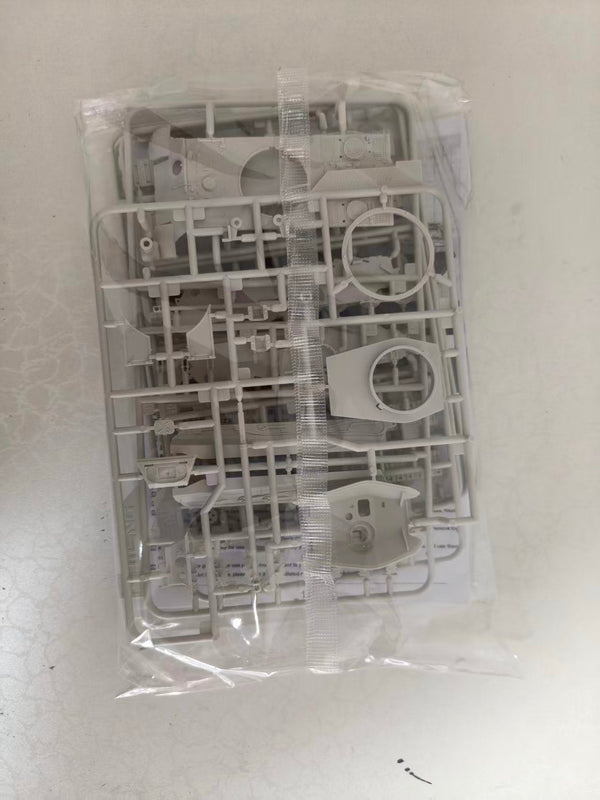 MENG 72-010 1/72 German Heavy Tank Sd.Kfz. 182 King Tiger(Porsche Turret) Kit