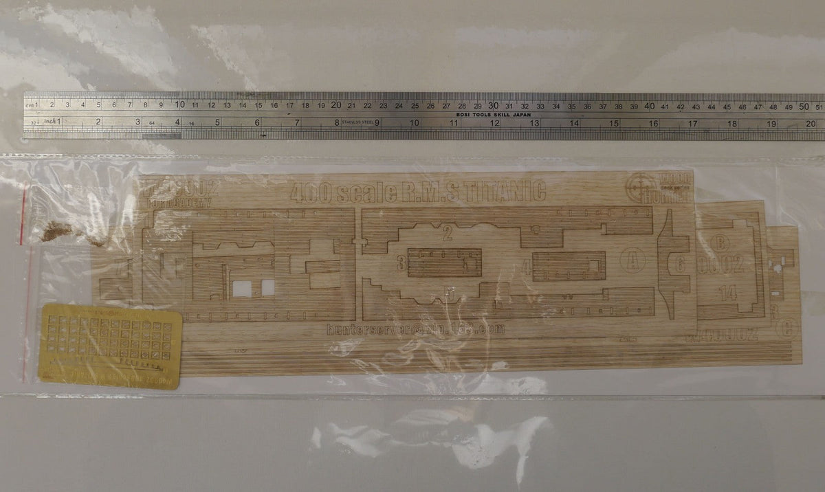 Hunter W40002 1/400 RMS TITANIC wooden deck for ACADEMY 14215 Main image