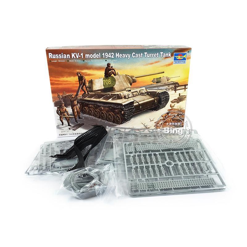1/35 Trumpeter Heavy Cast Turrey Tank Russian KV-1 1942 00359 Static Model — detail view 4