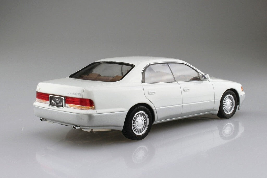 Aoshima AO-05751 1/24 Toyota Crown Majesta UZS141 Model Car Kit (1991) Secondary image