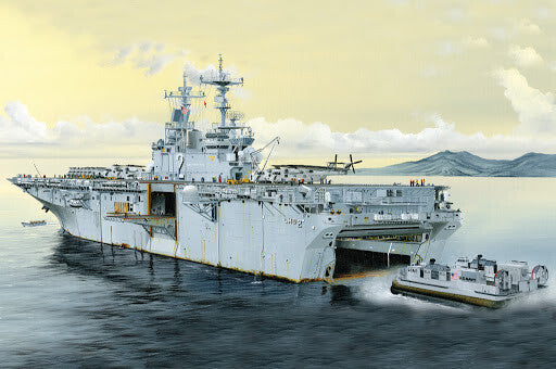 Hobby Boss 1/700 USS Essex LHD-2 #83403 *Sealed* Listed in USA Main image