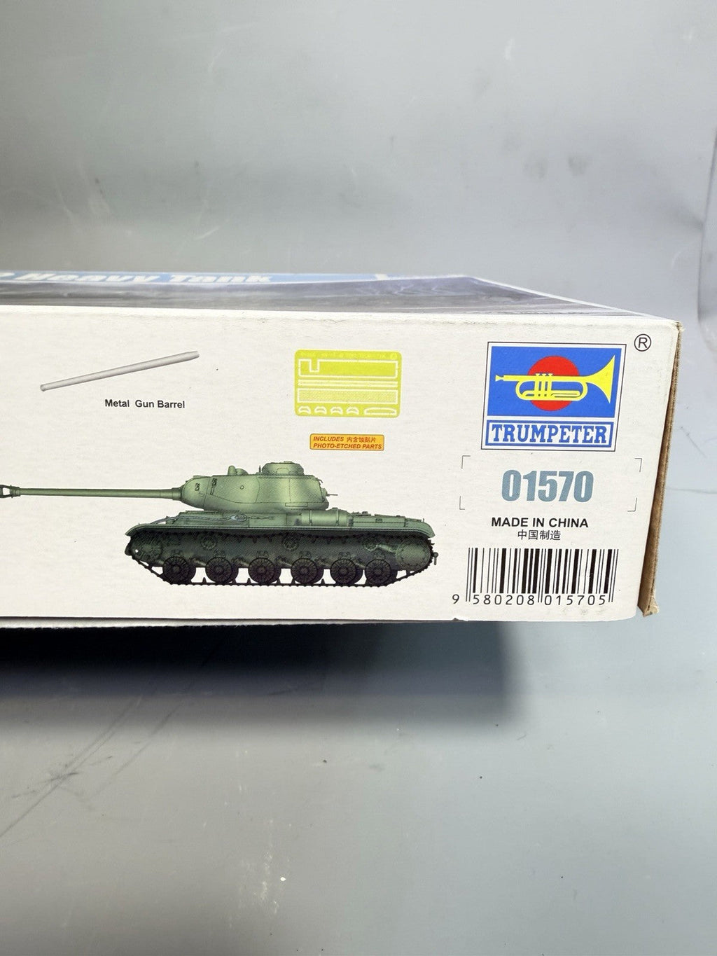 Trumpeter 1/35 Soviet KV-122 Heavy Tank # 01570- Plastic Model Kit New