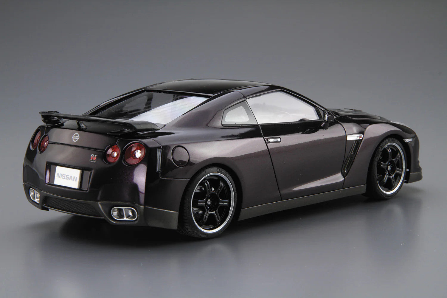 Aoshima AO-06218 1/24 Nissan R35 Skyline GT-R Spec-V '09 06218 Secondary image