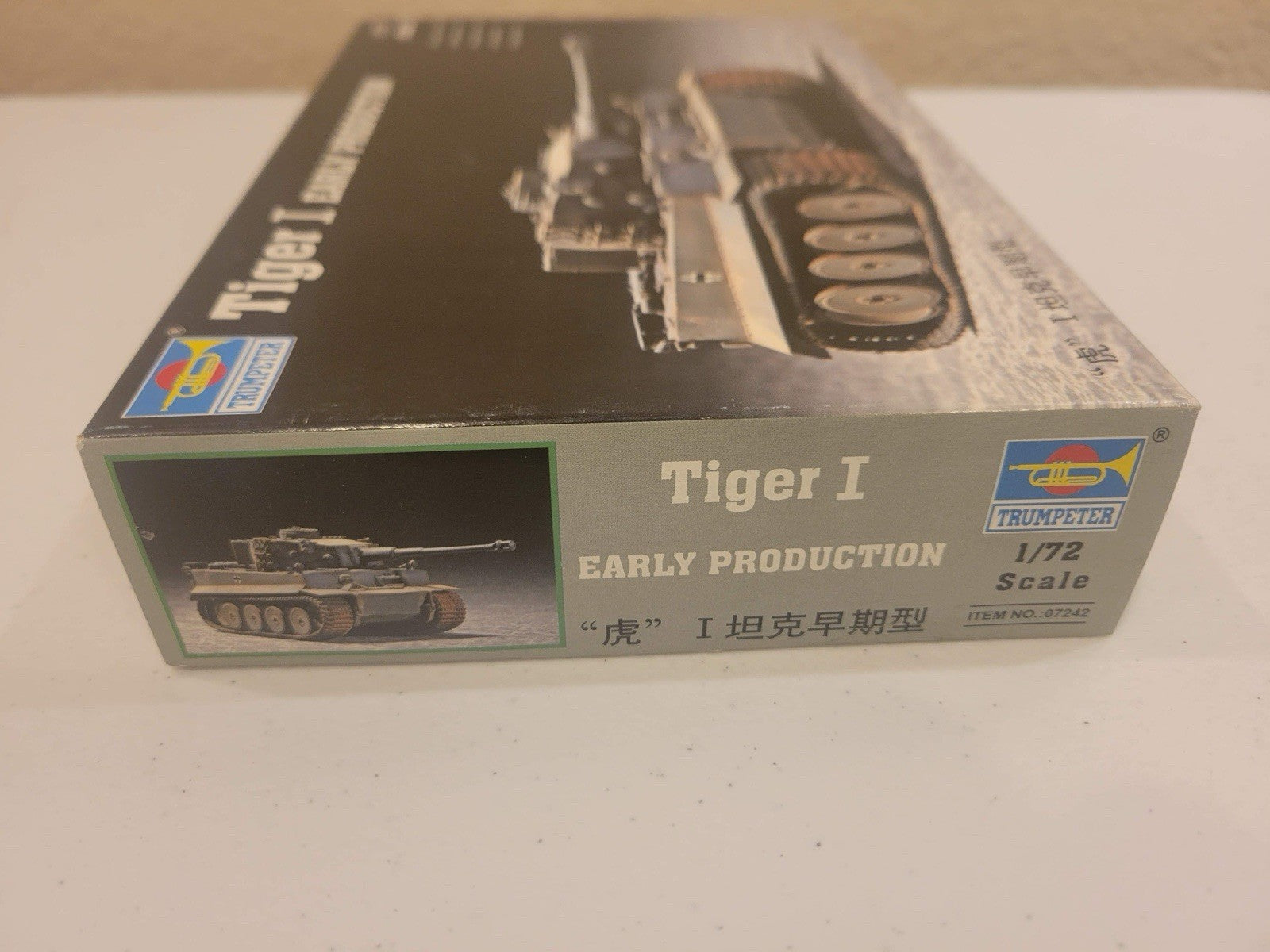 Trumpeter 07242 1/72 Scale Tiger I Early Production Model Kit Secondary image
