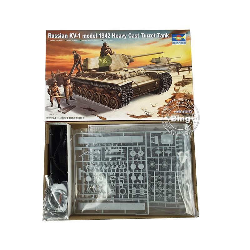 1/35 Trumpeter Heavy Cast Turrey Tank Russian KV-1 1942 00359 Static Model — scale model kit